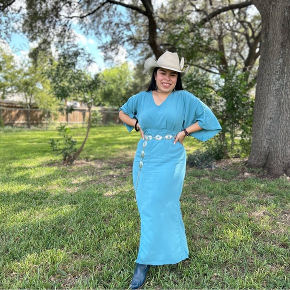 Meet your Posher, Mireya - Picture 2 of 4